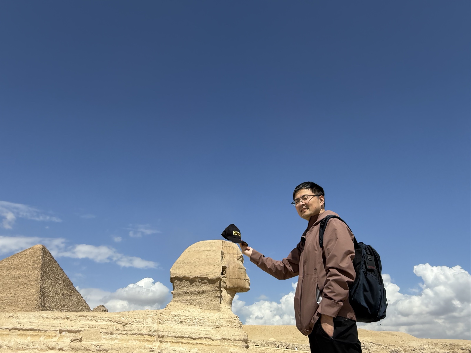 给狮身人面像戴上 Hotcan 帽子