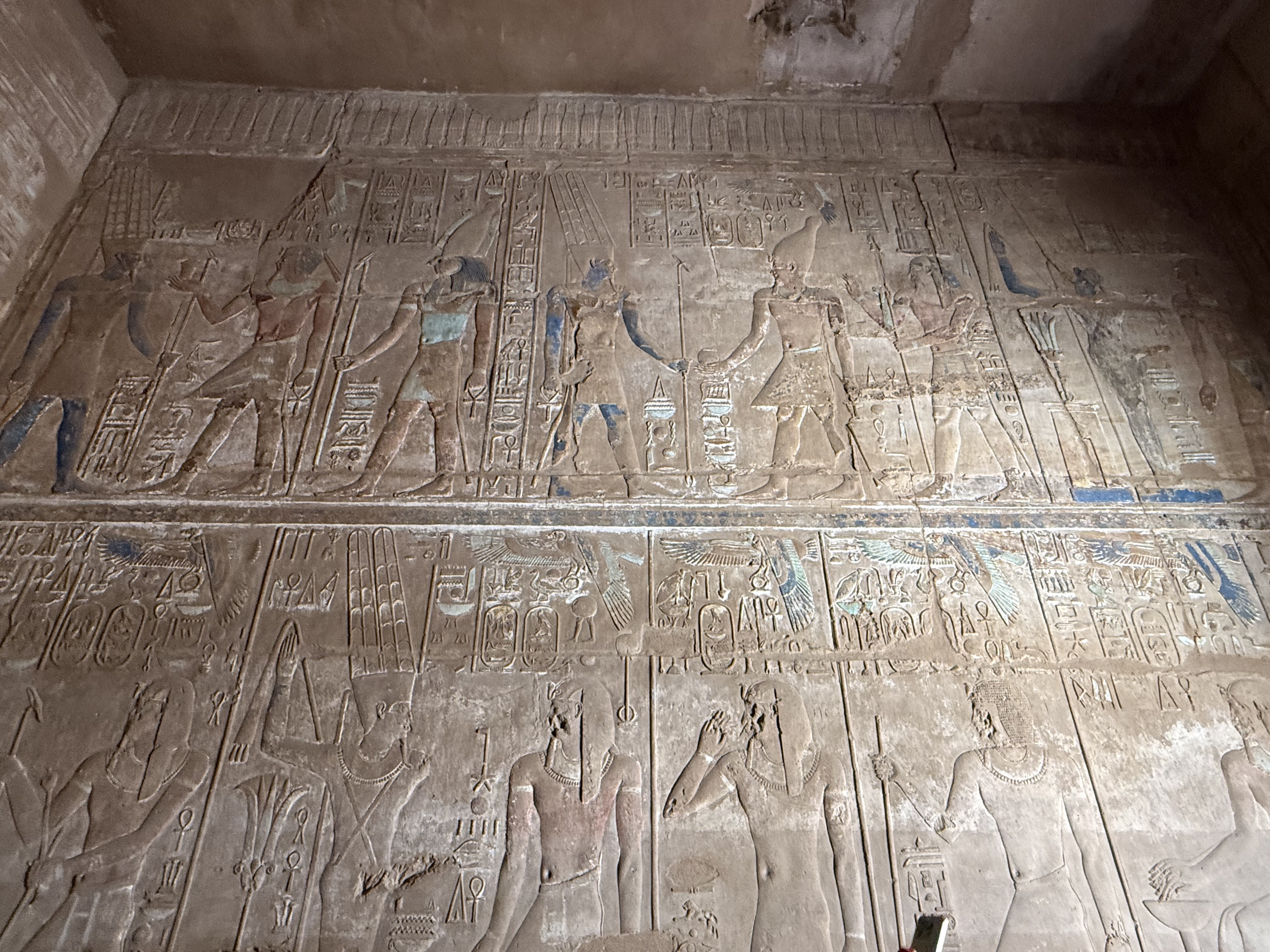 卡纳克墙壁彩色浮雕