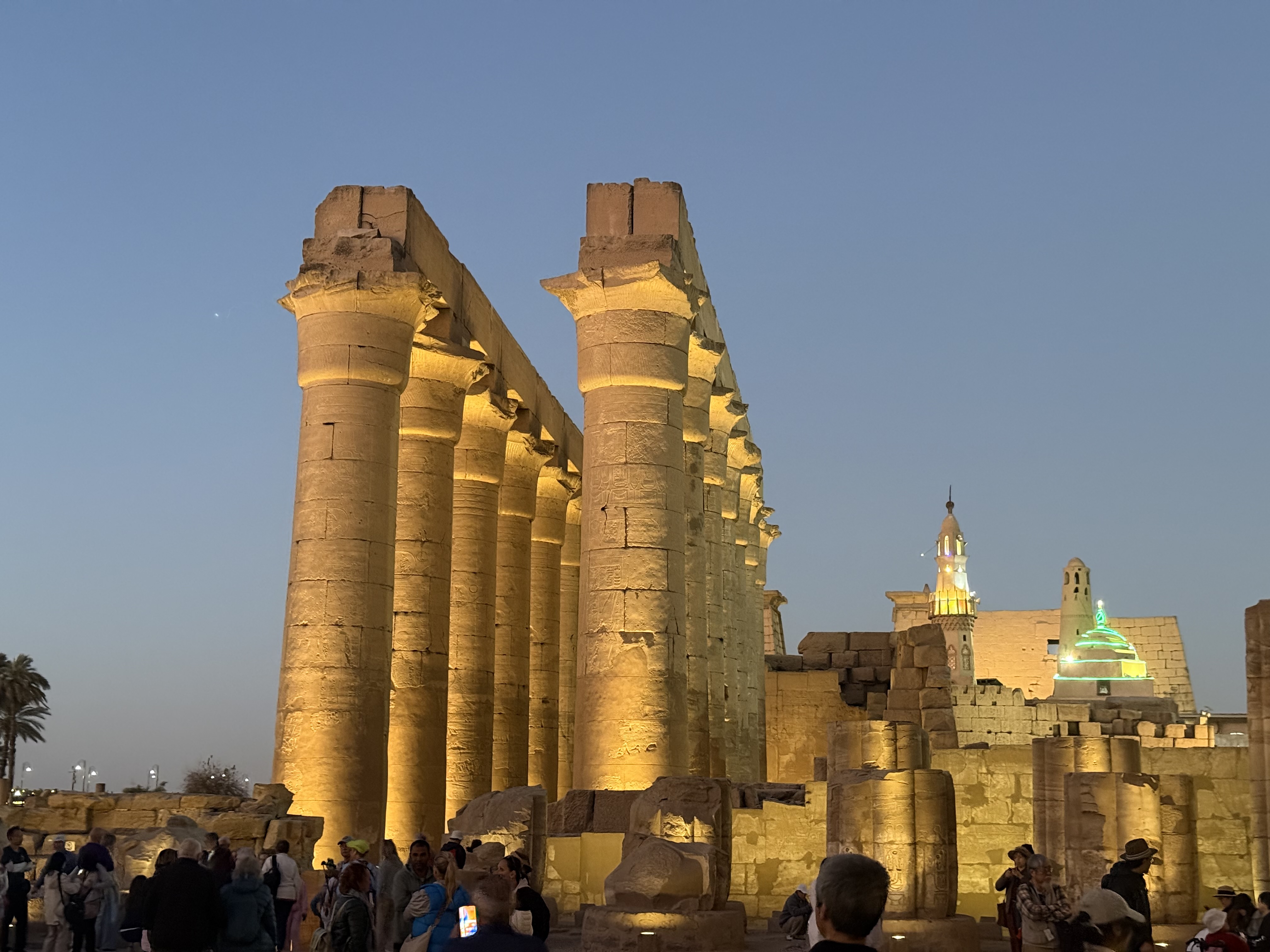 卢克索神庙夜景与清真寺